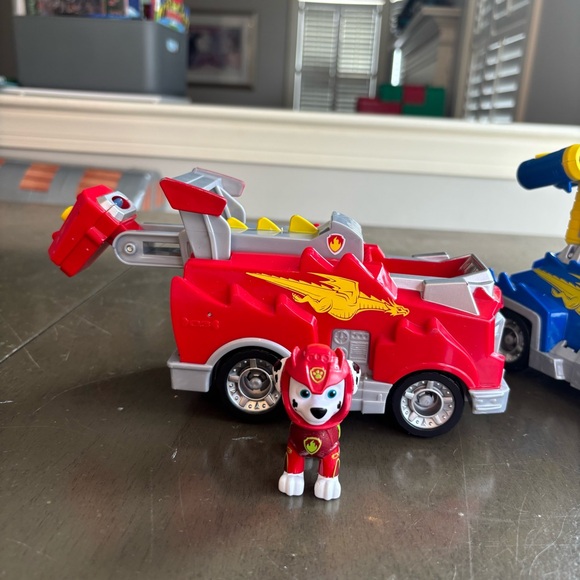 Paw Patrol Rescue Knights Transforming Cars with Collectible Action Figures - Picture 2 of 6